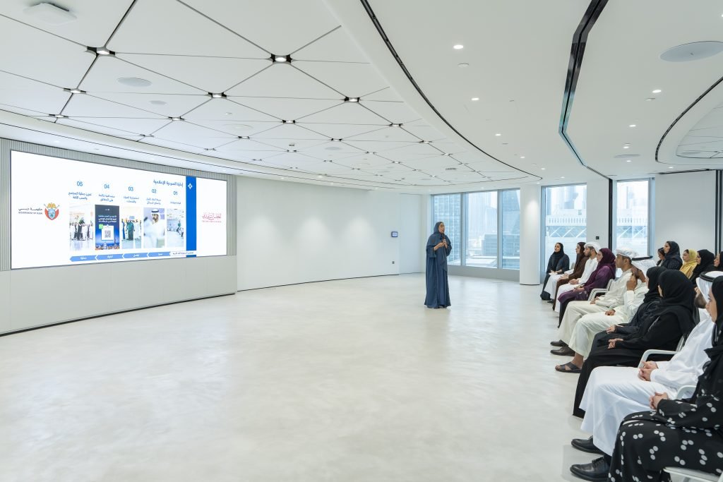 الشبكة العامة للاتصال الحكومي بدبي تستعرض ركائز نجاح الإدارة الإعلامية النموذجية لتداعيات التطورات الإقليمية الاستثنائية