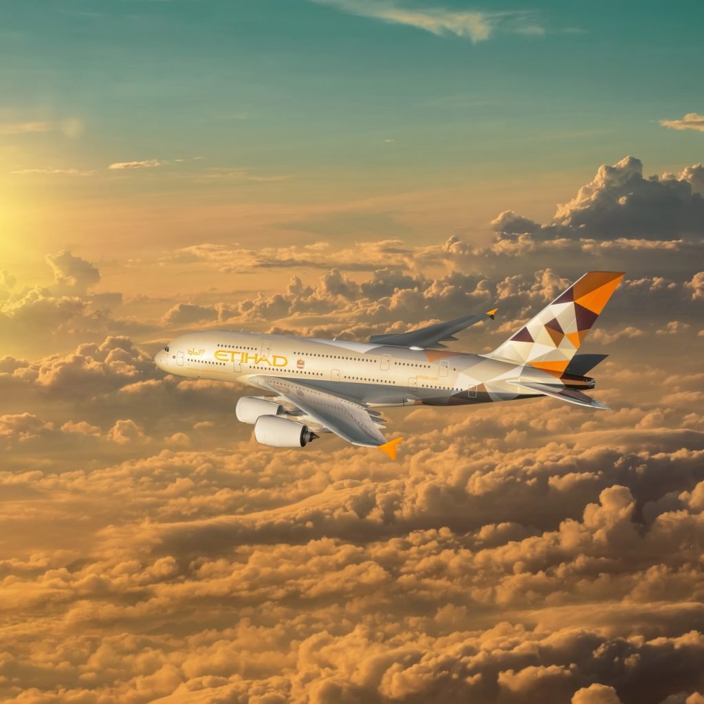 الاتحاد للطيران” تعزز رحلاتها إلى باريس على متن إيرباص “A380