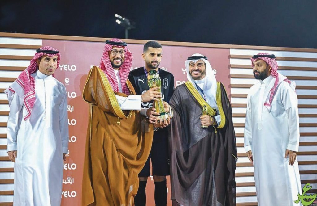 نائب أمير عسير يحتفي بأبطال «يلو»