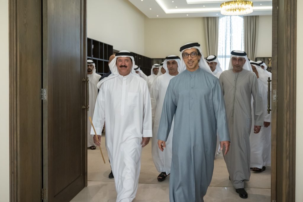 منصور بن زايد يحضر مأدبة غداء أقامها سلطان بن حمدان
