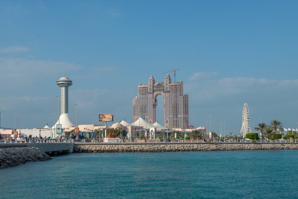 أبوظبي ترسخ ريادتها العالمية في التنمية الحضرية المستدامة بإنجازات نوعية