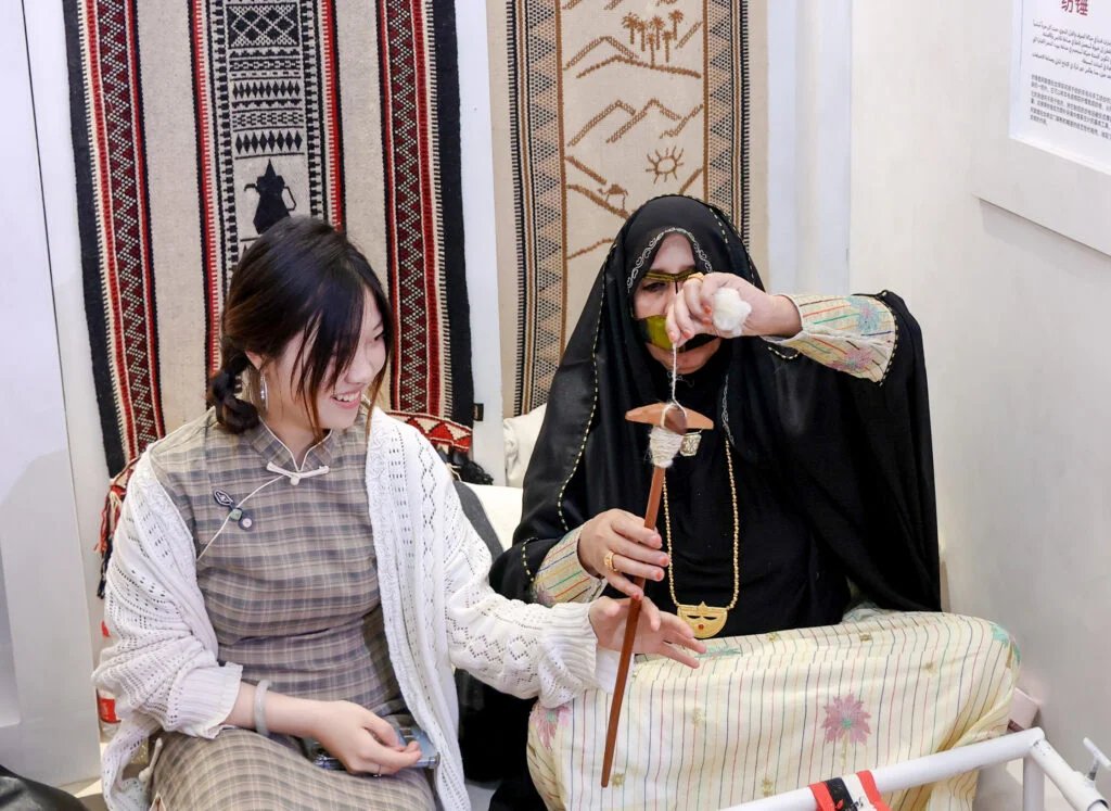 “أبوظبي للتراث” تختتم مشاركتها في معرض بكين الدولي للكتاب