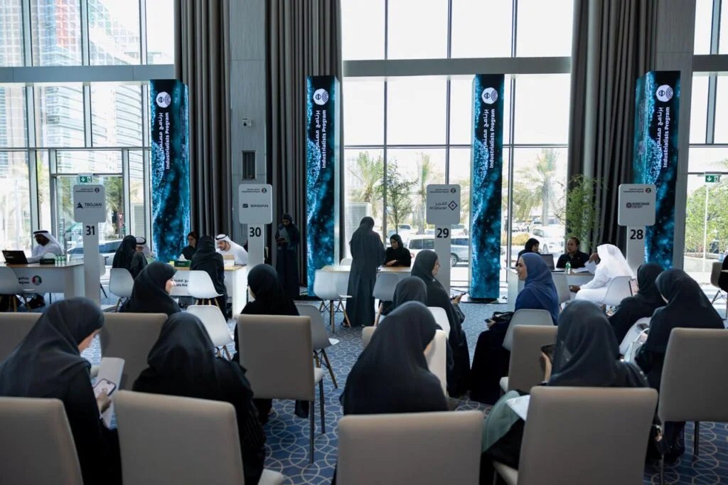 الصناعة تصنع المستقبل.. و”مصنّعين” يفتح الطريق أمام الكفاءات الإماراتية
